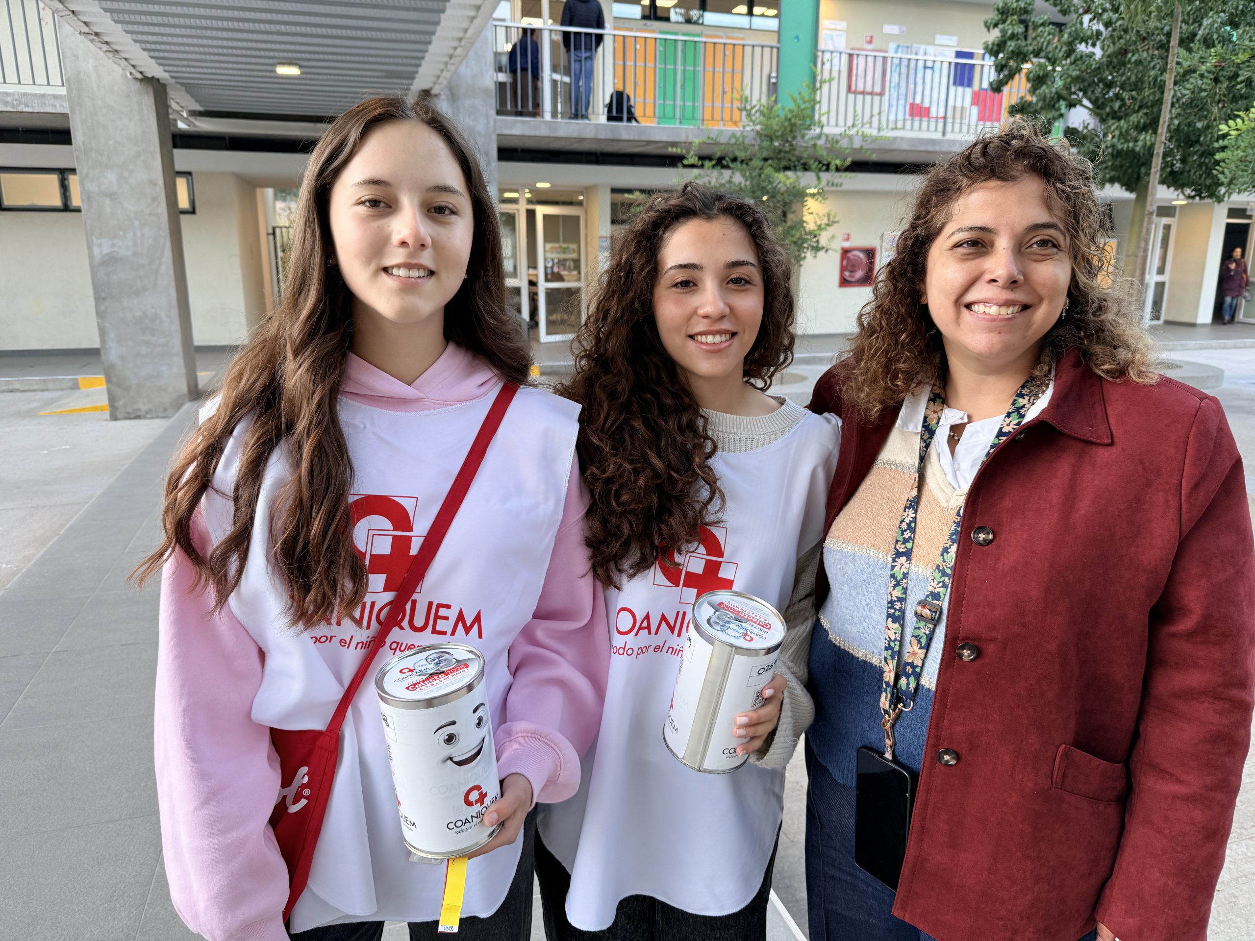 Estudiantes impulsan campaña solidaria en apoyo a COANIQUEM como parte de sus experiencias CAS